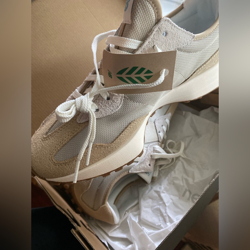 327 New Balance Oatmeal Sneakers
